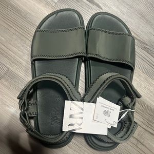 Zara green soft sandals new & unused with tags. Adjustable velcro,rubber soles.